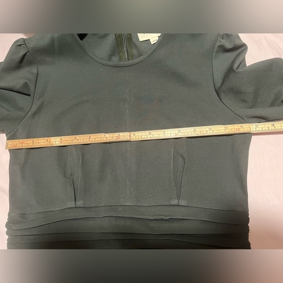 Elegant Dark Green Maxi Dress with Statement Balloon Sleeves, size medium - Picture 9 of 10